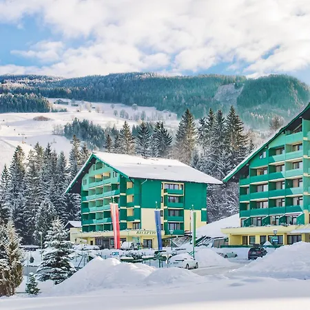 Ξενοδοχείο με διαμερίσματα Alpine Club 4*