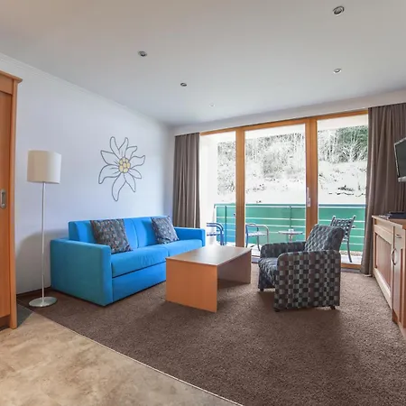 Alpine Club Aparthotel