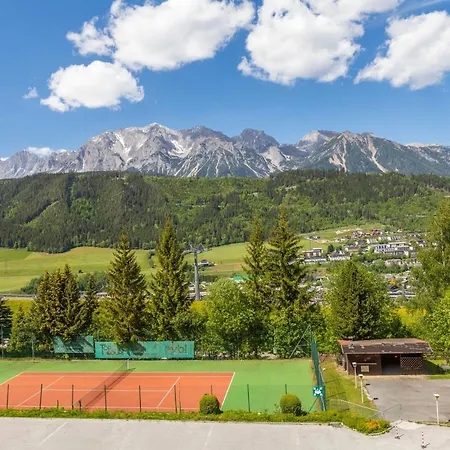 Alpine Club 4*