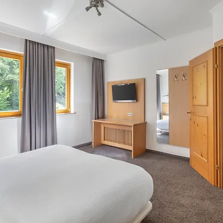 Ξενοδοχείο με διαμερίσματα Alpine Club 4*