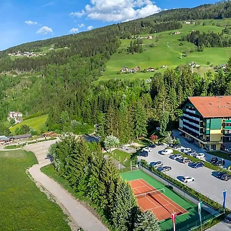 Alpine Club Aparthotel