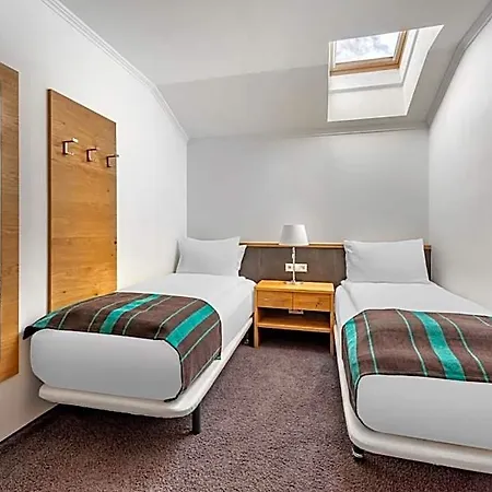 Alpine Club Aparthotel 4*