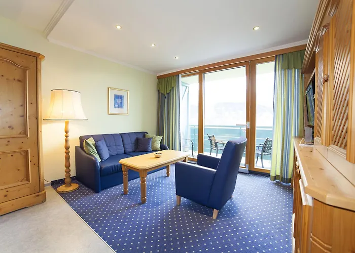 Alpine Club Aparthotel 4*