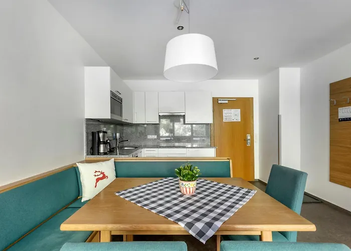 Alpine Club Aparthotel 4*