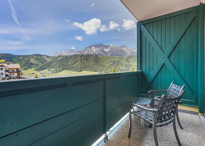 Alpine Club Apartahotel